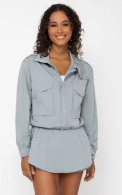Yogalicious Radiant Commuter Woven Cropped Windbreaker With Front Patch Pockets -Style Haven Shop GUEST 2a93239b 7a47 4604 91c4 68f34819b487