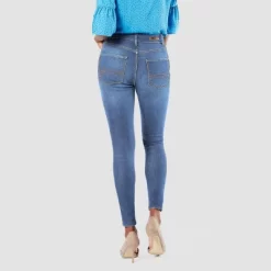 DENIZEN® From Levi's® Women's High-Rise Skinny Jeans