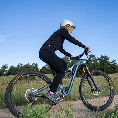 Minus33 Merino Wool Micro Weight - Women's Wool 1/4 Zip Woolverino 8 Minus33 Merino Wool Micro Weight - Women's Wool 1/4 Zip Woolverino - Image 6