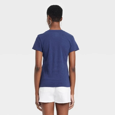 Women's 3pk Fitted V-Neck Short Sleeve T-Shirt - Universal Thread™ 4 Women's 3pk Fitted V-Neck Short Sleeve T-Shirt - Universal Thread™ - Image 2