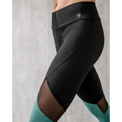 Leonisa Mid-Rise Capri Legging With Breathable Mesh Inserts At The Knee - 4 Leonisa Mid-Rise Capri Legging With Breathable Mesh Inserts At The Knee - - Image 2