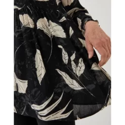 FatFace Womens Lyndy Textured Animal Blouse -Style Haven Shop GUEST 6e9e0d6c 9286 4a03 8d22 9cb04033d279