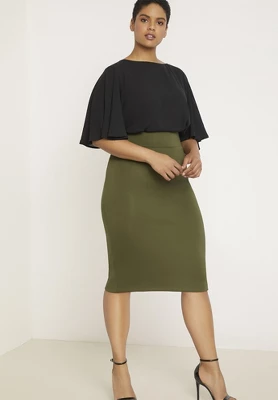 ELOQUII Women’s Plus Size Neoprene Pencil Skirt 6 ELOQUII Women’s Plus Size Neoprene Pencil Skirt - Image 4